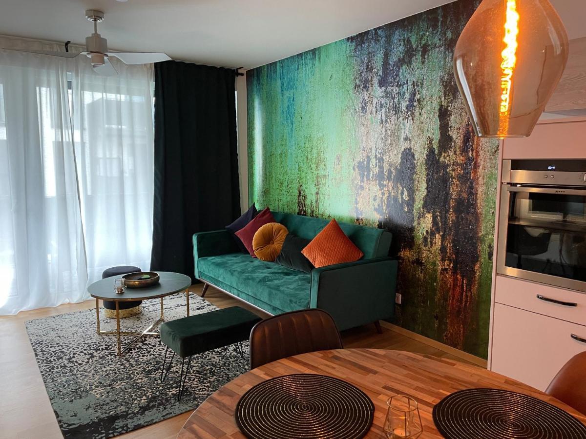 Emerald Green Apartment Жак Офенбах Екстериор снимка